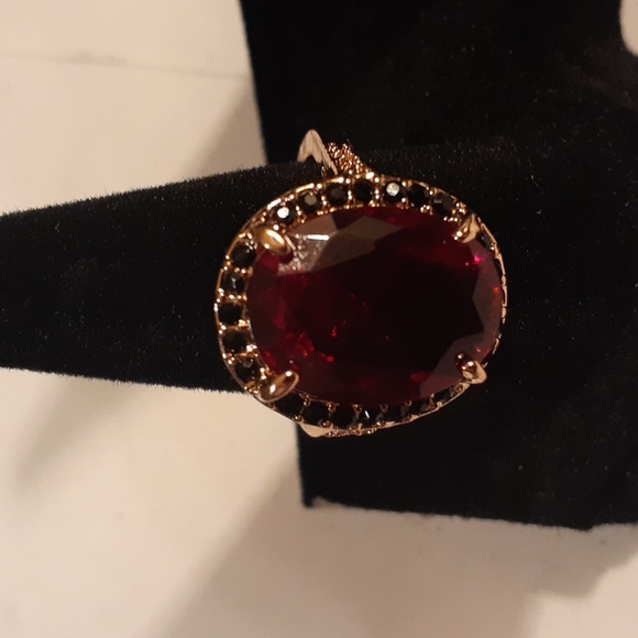 Rosegold tone ring with pink crystal size 7 - Picture 4 of 5